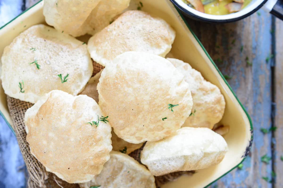 Luchi (Deep-fried bread)